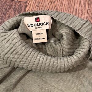Woolrich Women's Sage Green Sweater